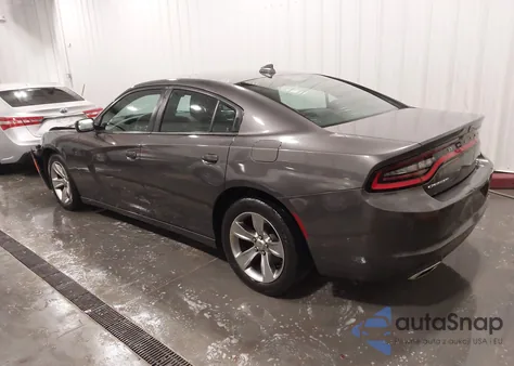 2015 Dodge Charger Sxt z USA, uszkodzony, nr VIN 2C3CDXHG1FH881117